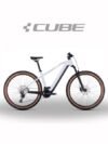 VTT Électrique Semi-Ridide Cube Reaction Hybrid Pro 500 Shimano Deore 11V 500 Wh 29'' Blanc Flash.